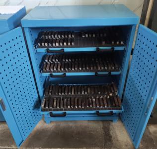 工具柜10